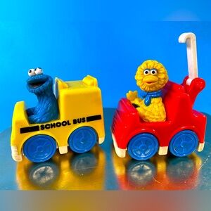 SESAME STREET 1993 TYCO PLAYTIME COOKIE MONSTER IN BUS & BIG BIRD IN TOW TRUCK